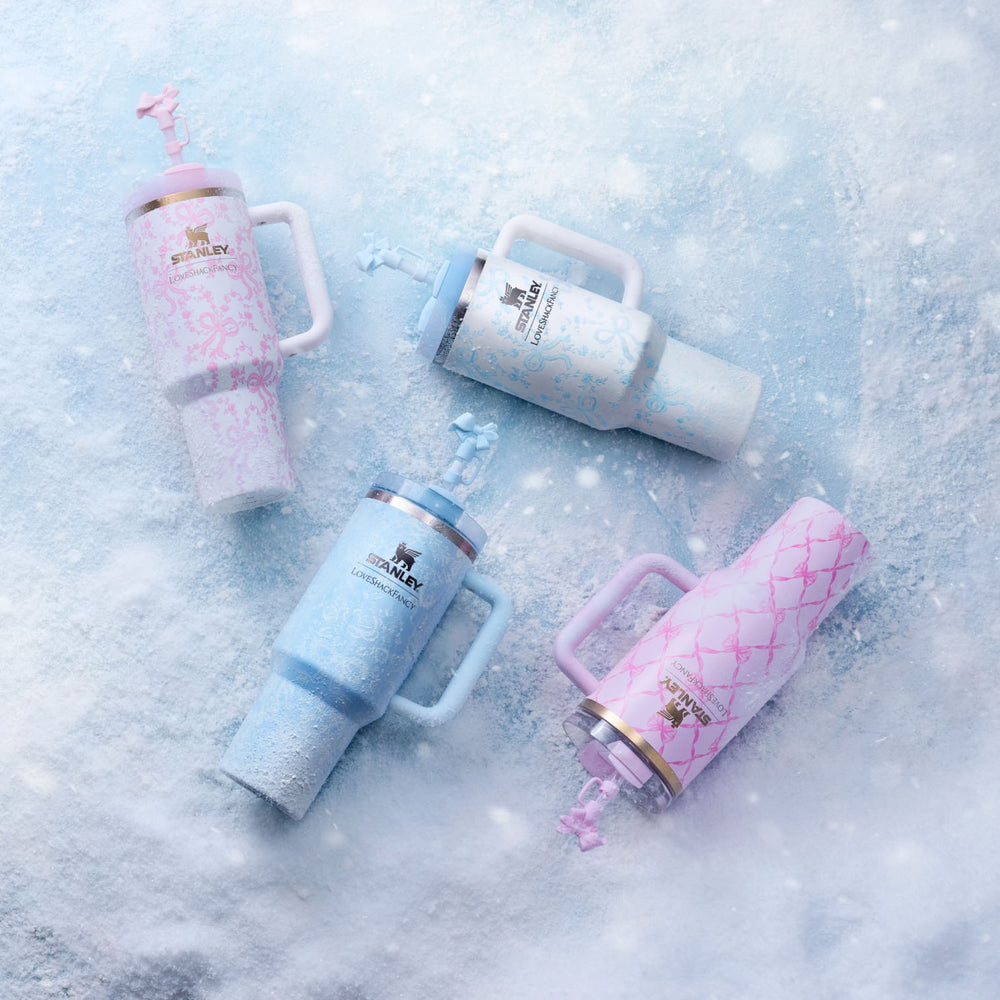Stanley 1913 Stanley 1913 x LoveShackFancy Holiday Quencher® H2.0  FlowState™ Tumbler 40 OZ 1.18 L in Coquette Bow Chantilly | View 5