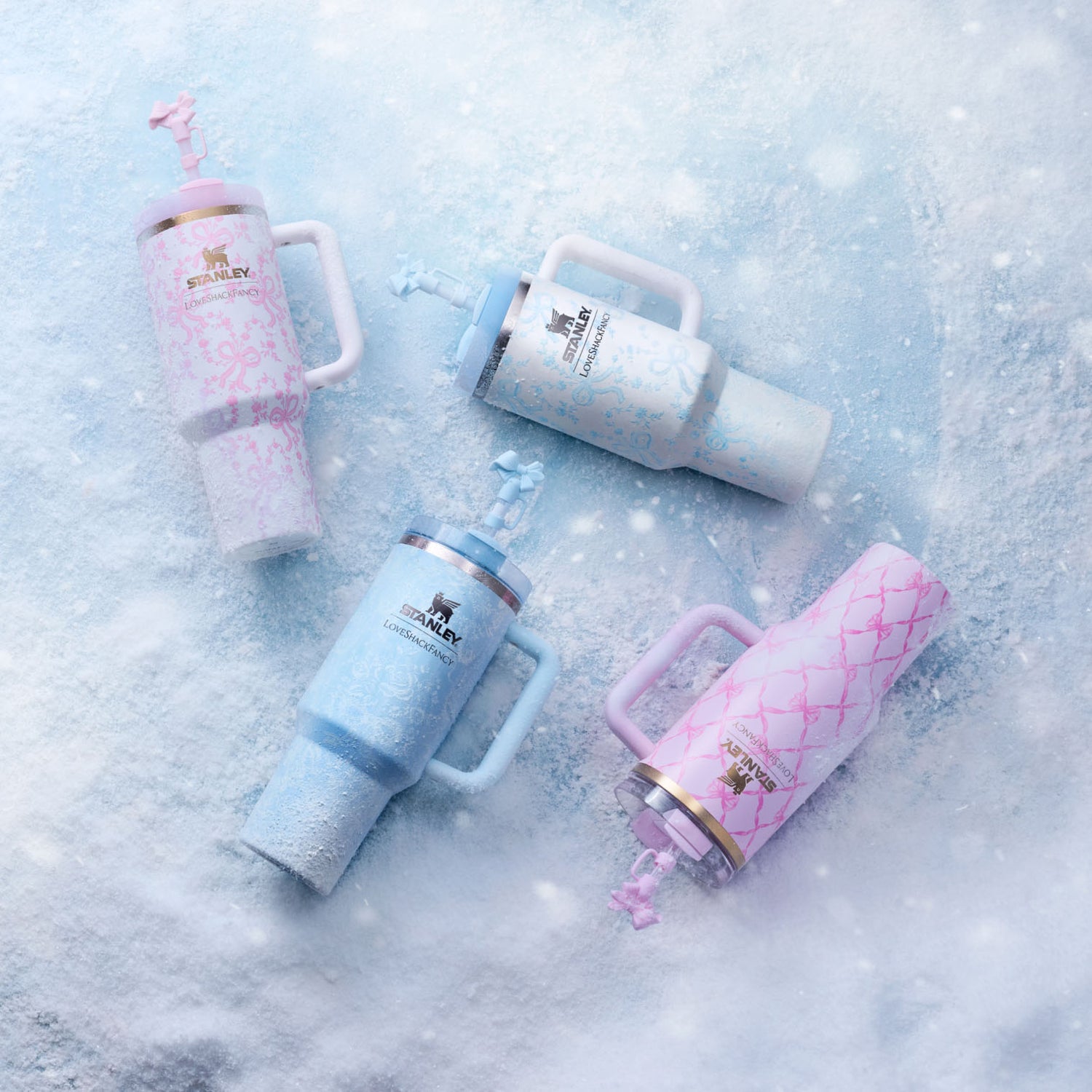 Stanley 1913 Stanley 1913 x LoveShackFancy Holiday Quencher® H2.0  FlowState™ Tumbler 40 OZ 1.18 L in Coquette Bow Chantilly | View 5