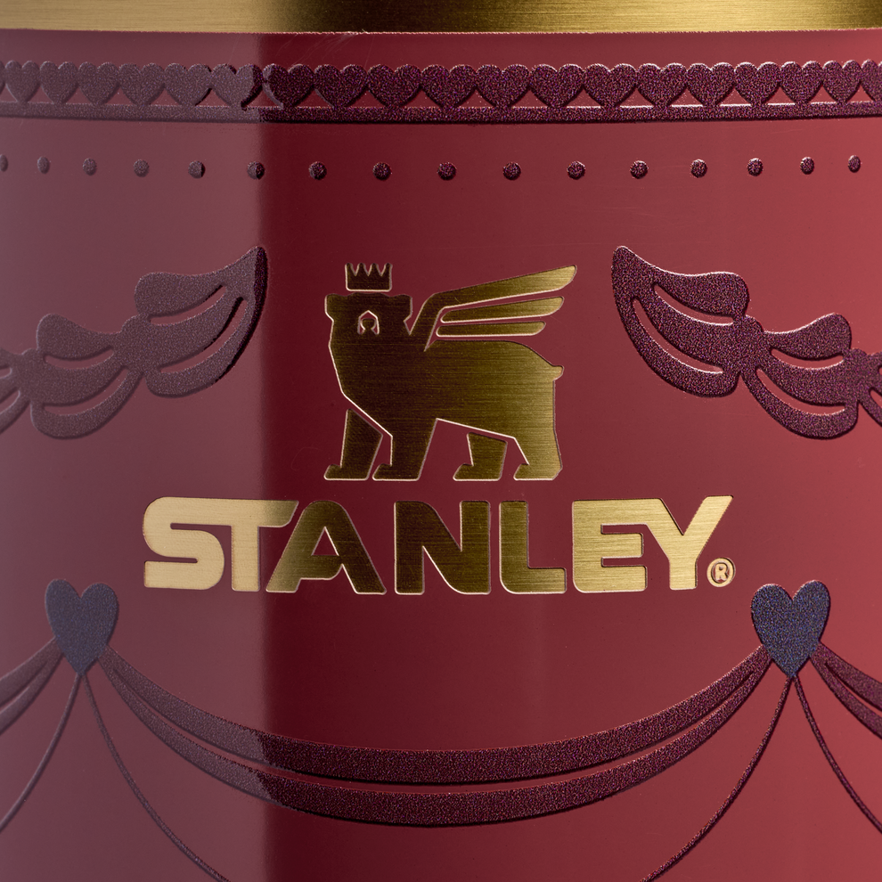 Stanley 1913 The Valentine’s Day Quencher H2.0  FlowState™ Tumbler | 20 OZ 0.59 L in Red Velvet Cake
