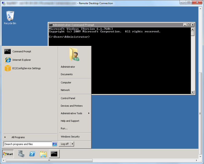 Remotedesktop-Sitzung mit geöffnetem Administrator-Befehlszeilenfenster und geöffnetem Startmenü.