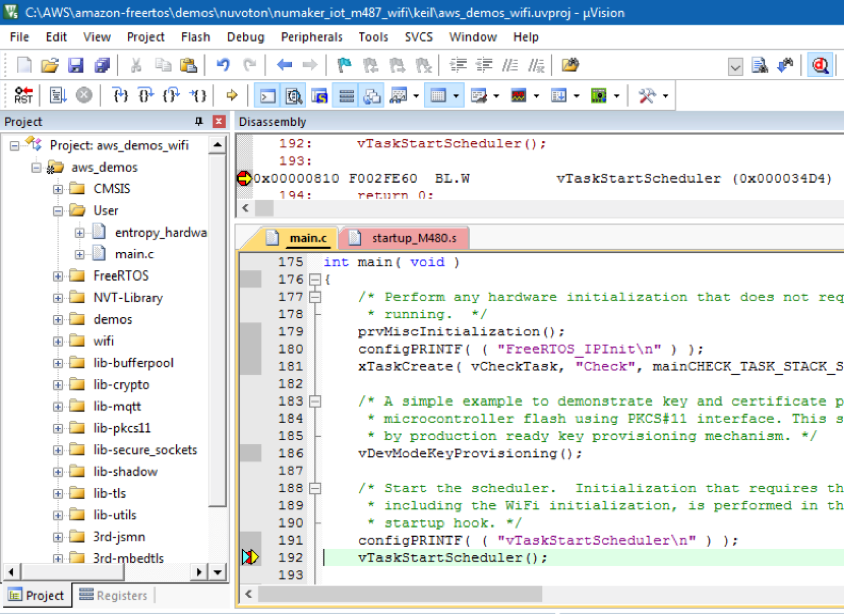 Fichier de code source principal avec initialisation du matériel, planification des tâches, fourniture de clés pour un projet de microcontrôleur de périphérique.