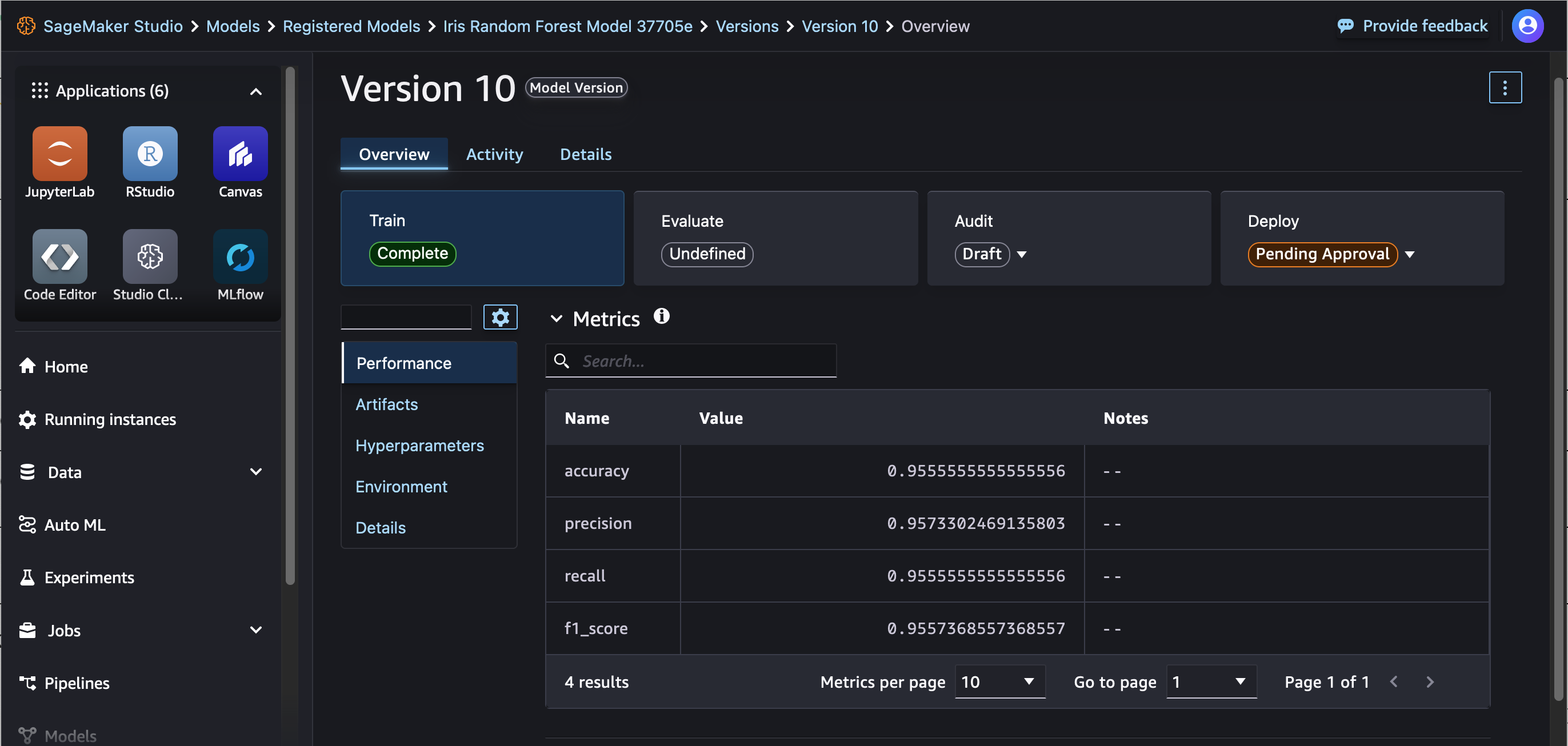 Modèles MLflow enregistrés dans le registre des SageMaker modèles de l'interface utilisateur de Studio.