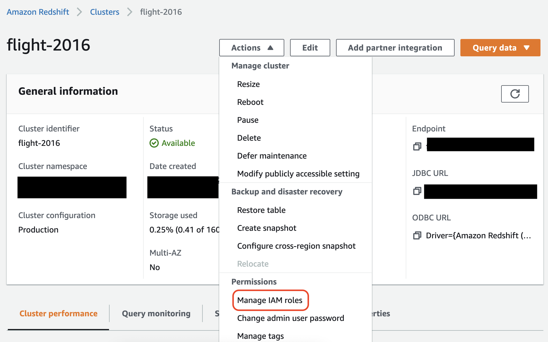 Un esempio di dove gestire le autorizzazioni IAM nella console Amazon Redshift.