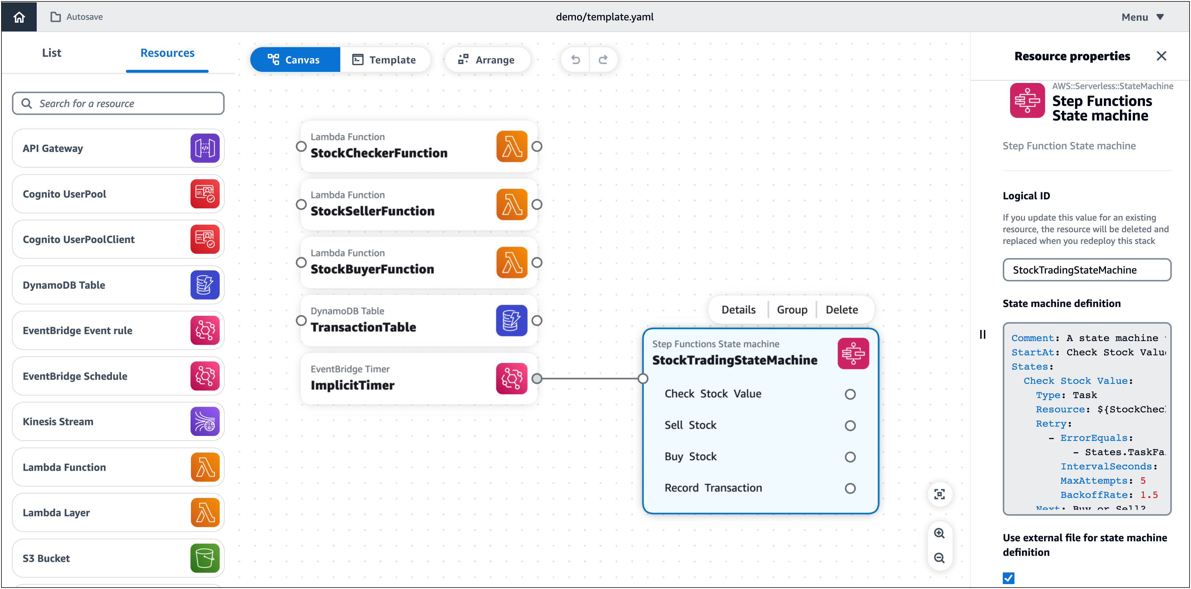 Viene visualizzata la vista canvas di Infrastructure Composer con il pannello delle proprietà delle risorse API Gateway, che mostra la configurazione del file di riferimento esterno.