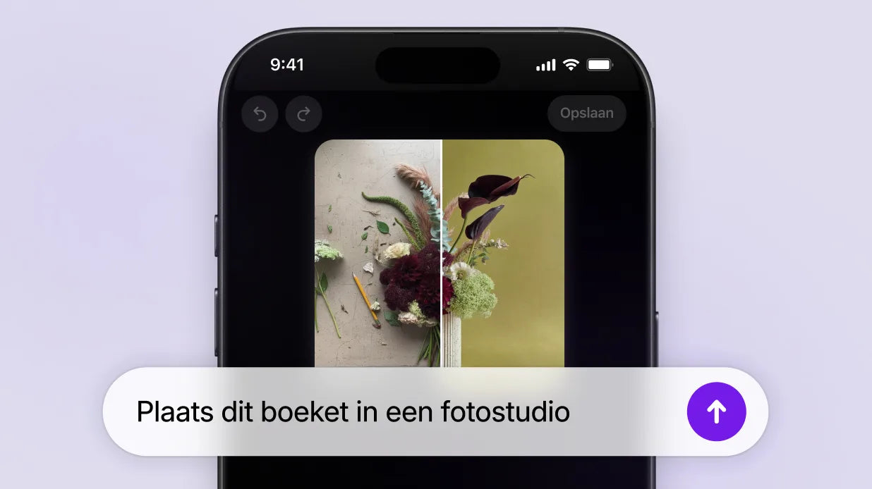 Animatie van een telefoon met een foto van een onafgemaakt boeket dat plat op een werkbank ligt, omringd door gereedschap en snoeiafval. Een gebruiker typt een verzoek in aan Sidekick: ‘Plaats dit boeket in een fotostudio.’ Sidekick genereert een afbeelding van het afgewerkte boeket in een vaas tegen een strakke, olijfgroene achtergrond.