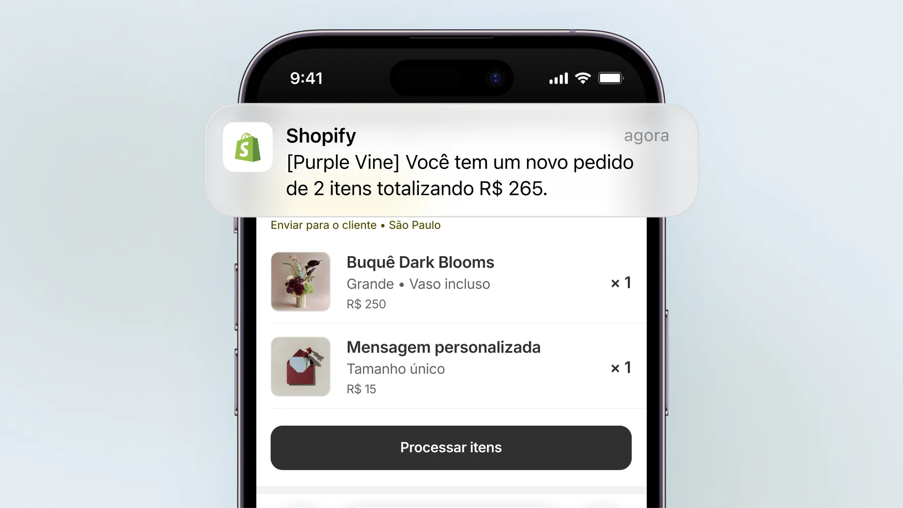Uma animação no celular mostra uma notificação push de uma venda da Shopify de 2 itens totalizando US$ 265. Um clique na notificação abre a página de pedidos do app móvel da Shopify, que exibe os detalhes do pedido. Em seguida, ocorre um clique no botão “Processar pedido”.